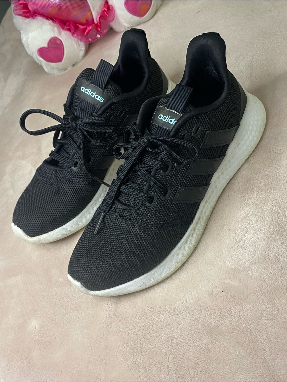 adidas Women’s sneaker Shoes Size 8